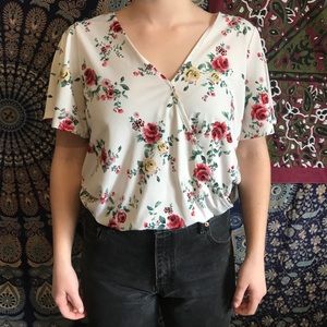 Flowy Floral Top V-Neck